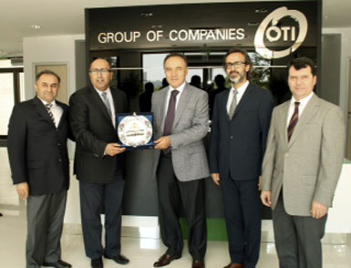 Antalya Valisi’nden, OTI Holding’e plaket...