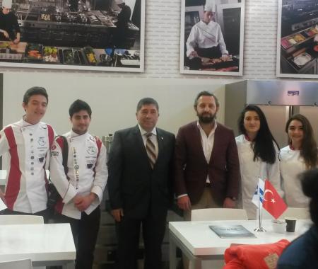 Öztiryaki: Şeflerimizin yanındayız