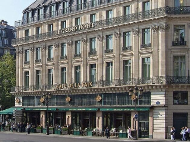Paris'in en ünlü oteli satılıyor
