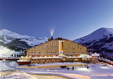 Polat Erzurum Hotel'de gece-gündüz kayak keyfi...