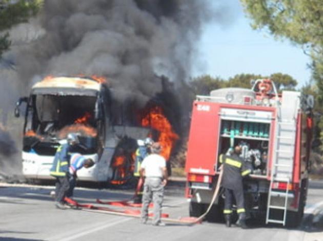 Rodos'ta tur otobüsü yandı 11 Türk turist ölümden döndü