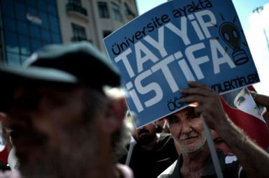 İngiltere'den vatandaşlarına Türkiye uyarısı