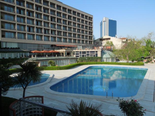 Tarihi Çınar Otel satılıyor