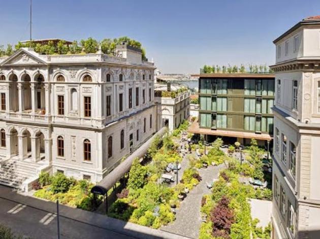 Tarihi mekanın çatısına havuz, bahçesine otel