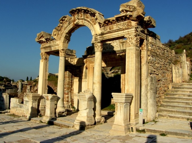 Tarihi mekanların geliri yükseldi