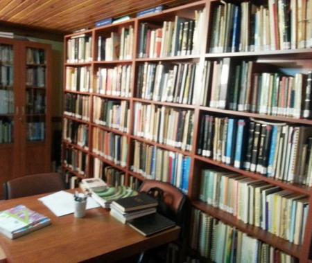 TUGEV Kütüphanesi Kuşadası Turizm Fakültesi’ne devredildi