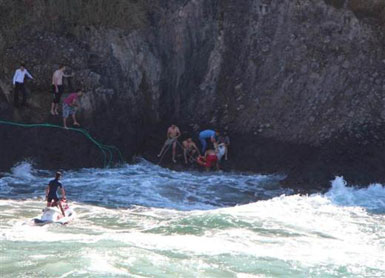 Tunuslu turist, iki Türk'ü kurtardı kendisi öldü...