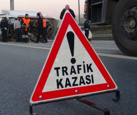Tur otobüsü devrildi: 23 yaralı