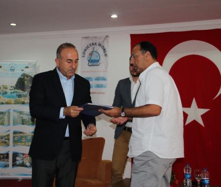 Turizmin sorunları dosyası Çavuşoğlu’na verildi