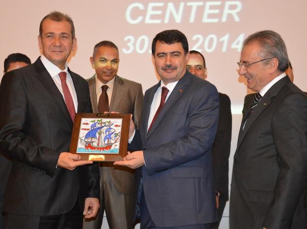 Vali Şahin’den turizmcilere destek sözü