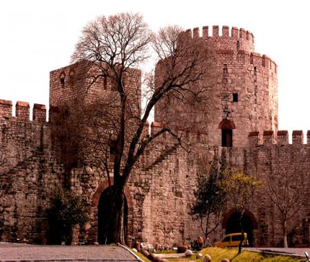 Yedikule Zindanları'na girmek neden yasak?