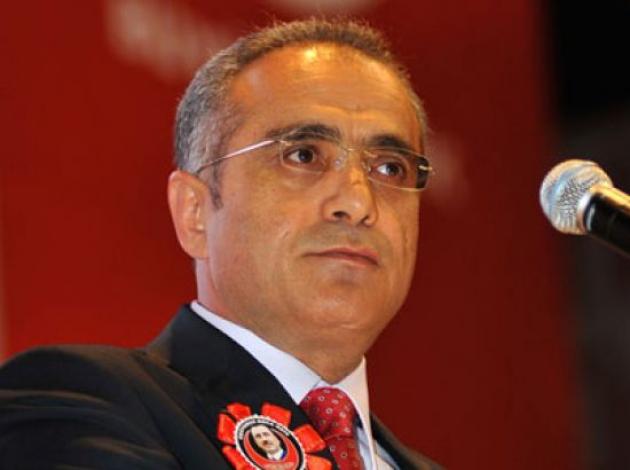 Yeni Bakan AKM'nin yerini bilmiyor!