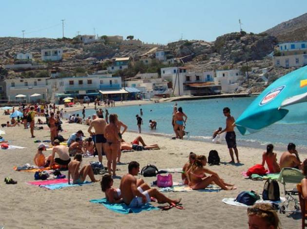 Yunanistan, işgal ettiği adayı turizme açtı